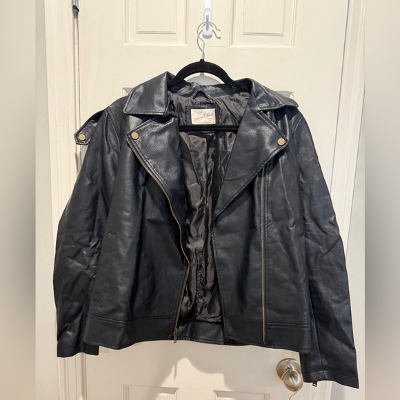 Universal Thread leather jacket - Picture 2 of 6